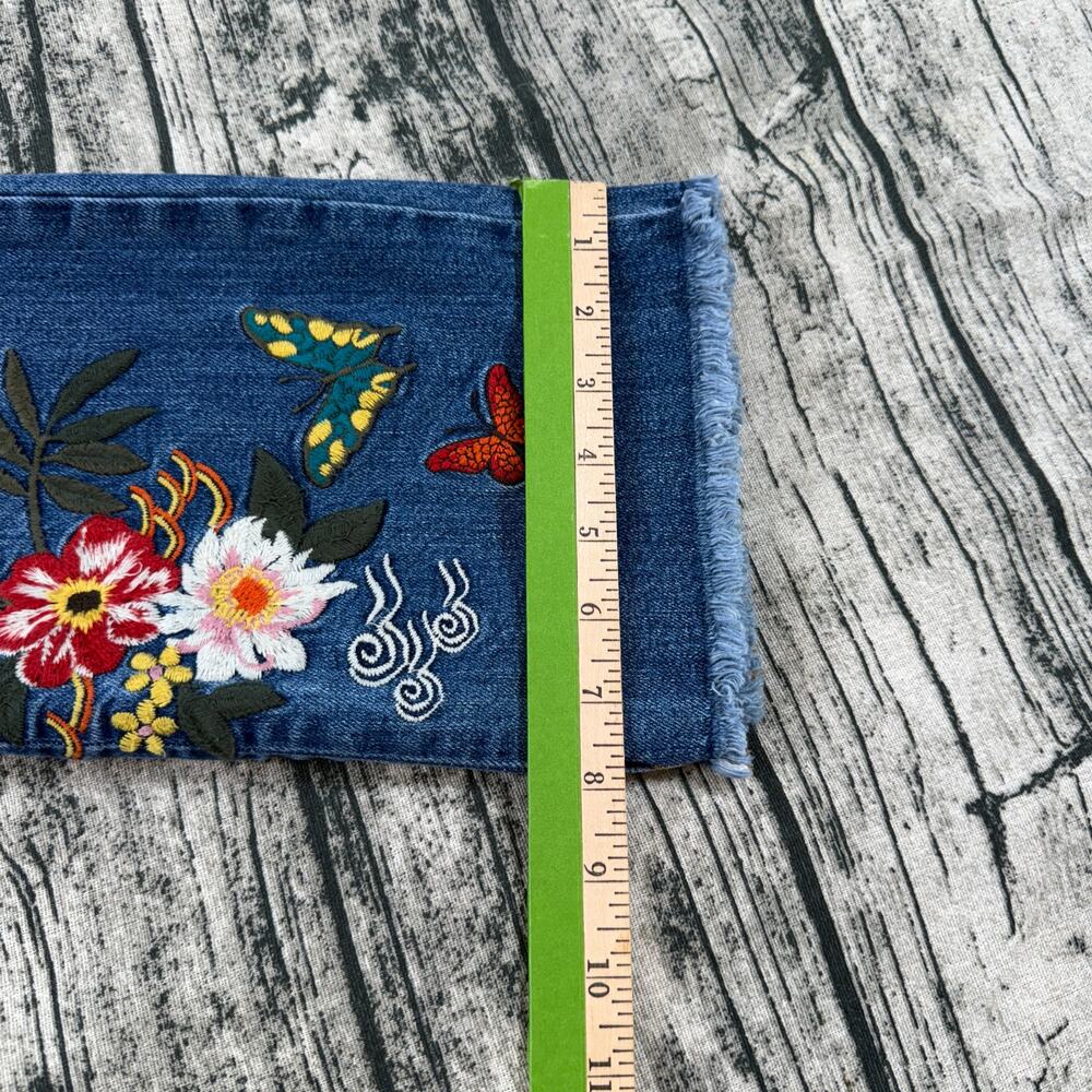 Johnny Was Cropped Baby Boot Jeans 28 Blue Embroidered Boho Floral - Picture 13 of 13